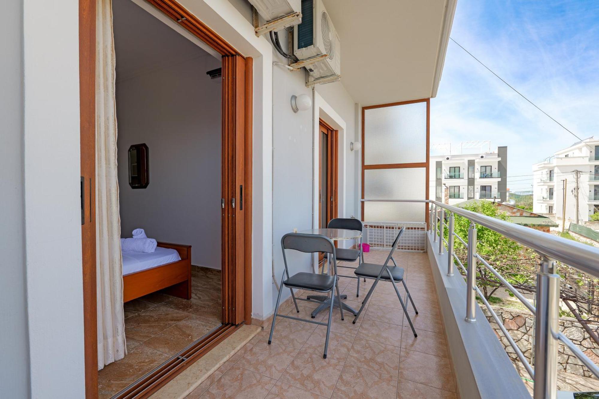 Guest House Moonlight كساميل المظهر الخارجي الصورة