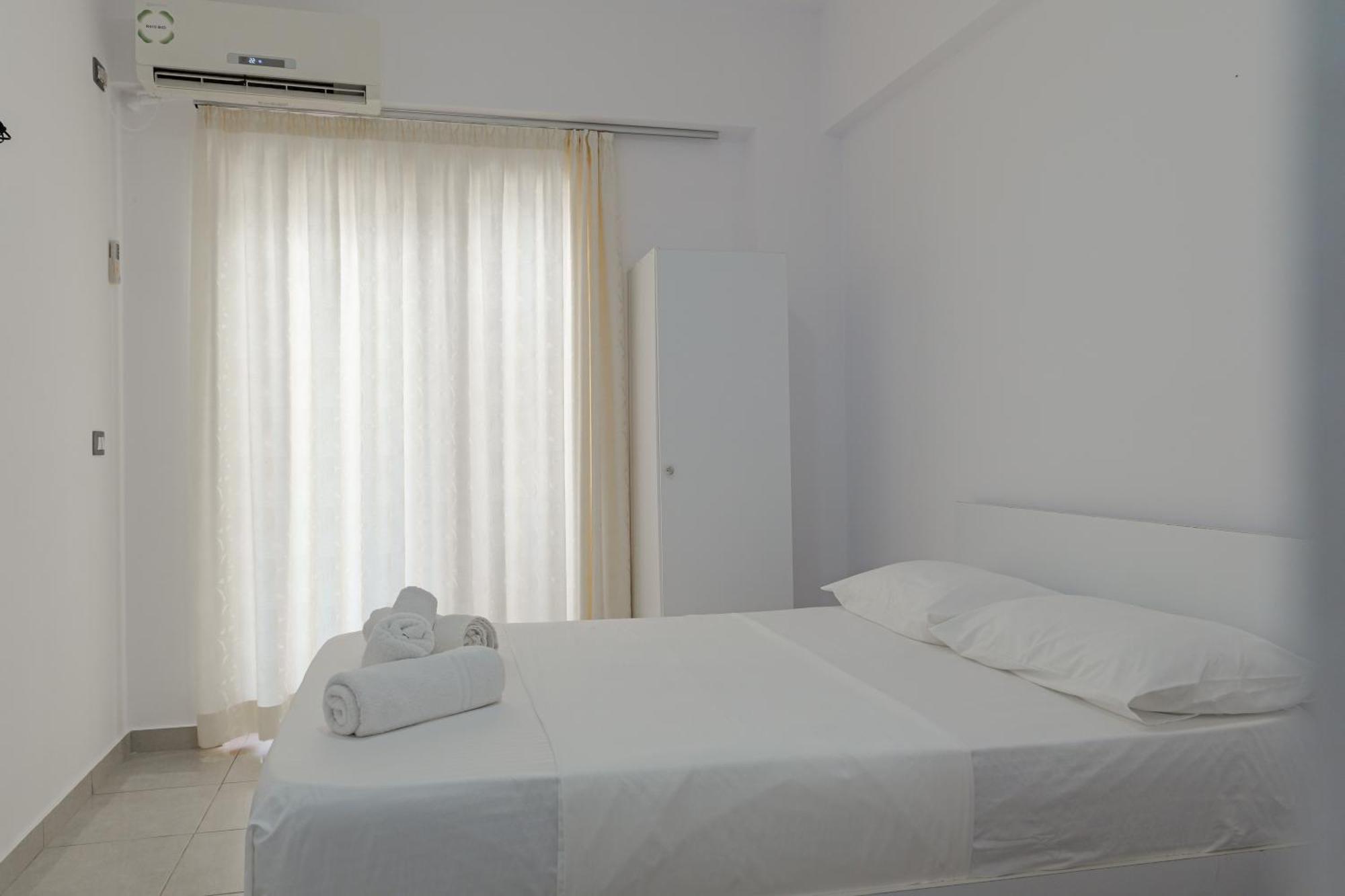 Guest House Moonlight كساميل المظهر الخارجي الصورة