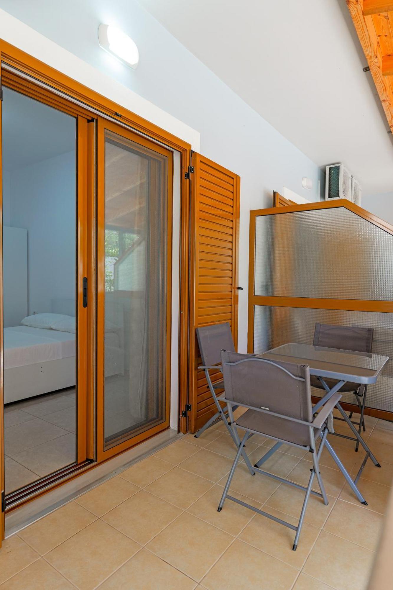 Guest House Moonlight كساميل المظهر الخارجي الصورة