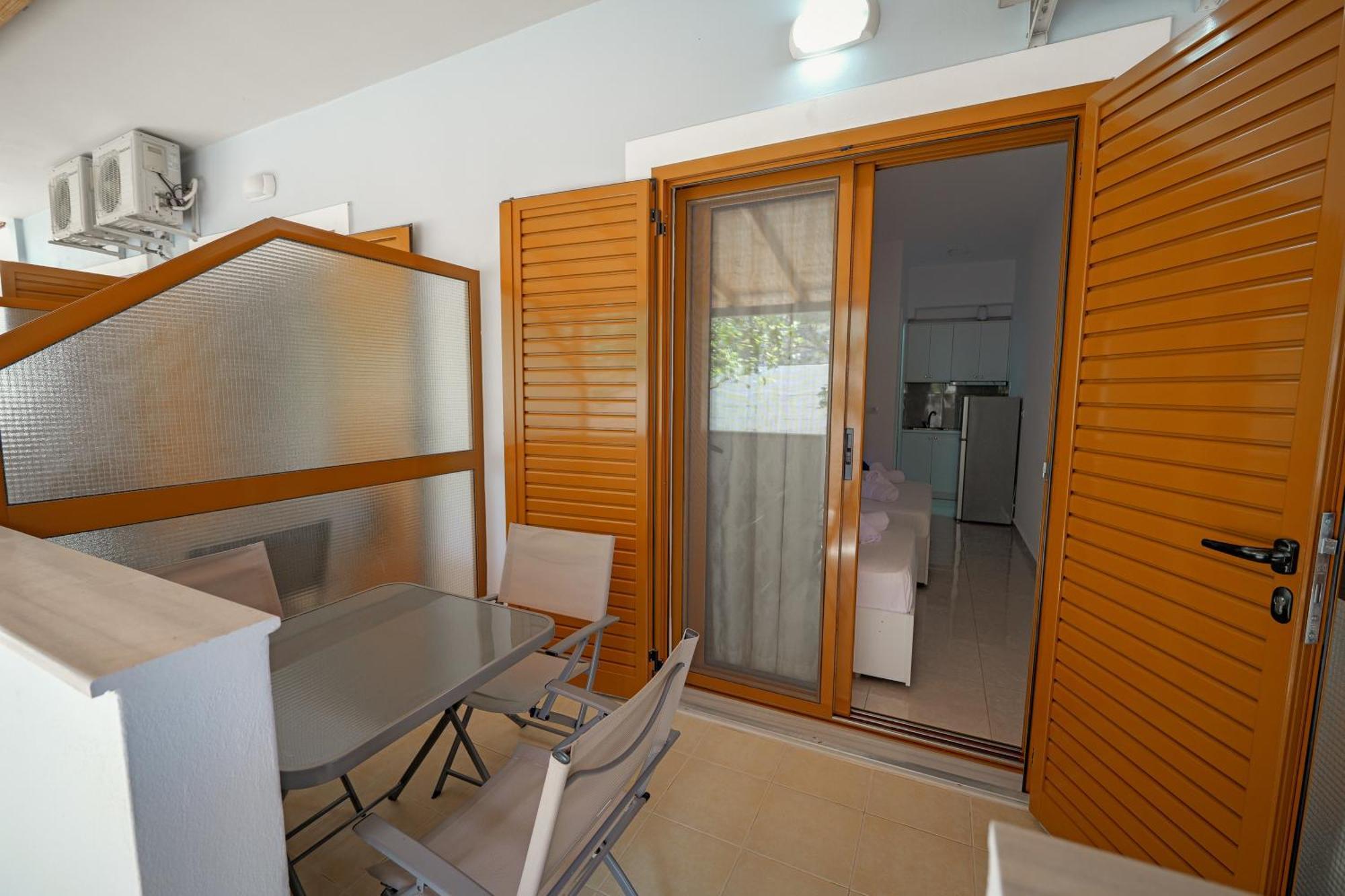 Guest House Moonlight كساميل المظهر الخارجي الصورة