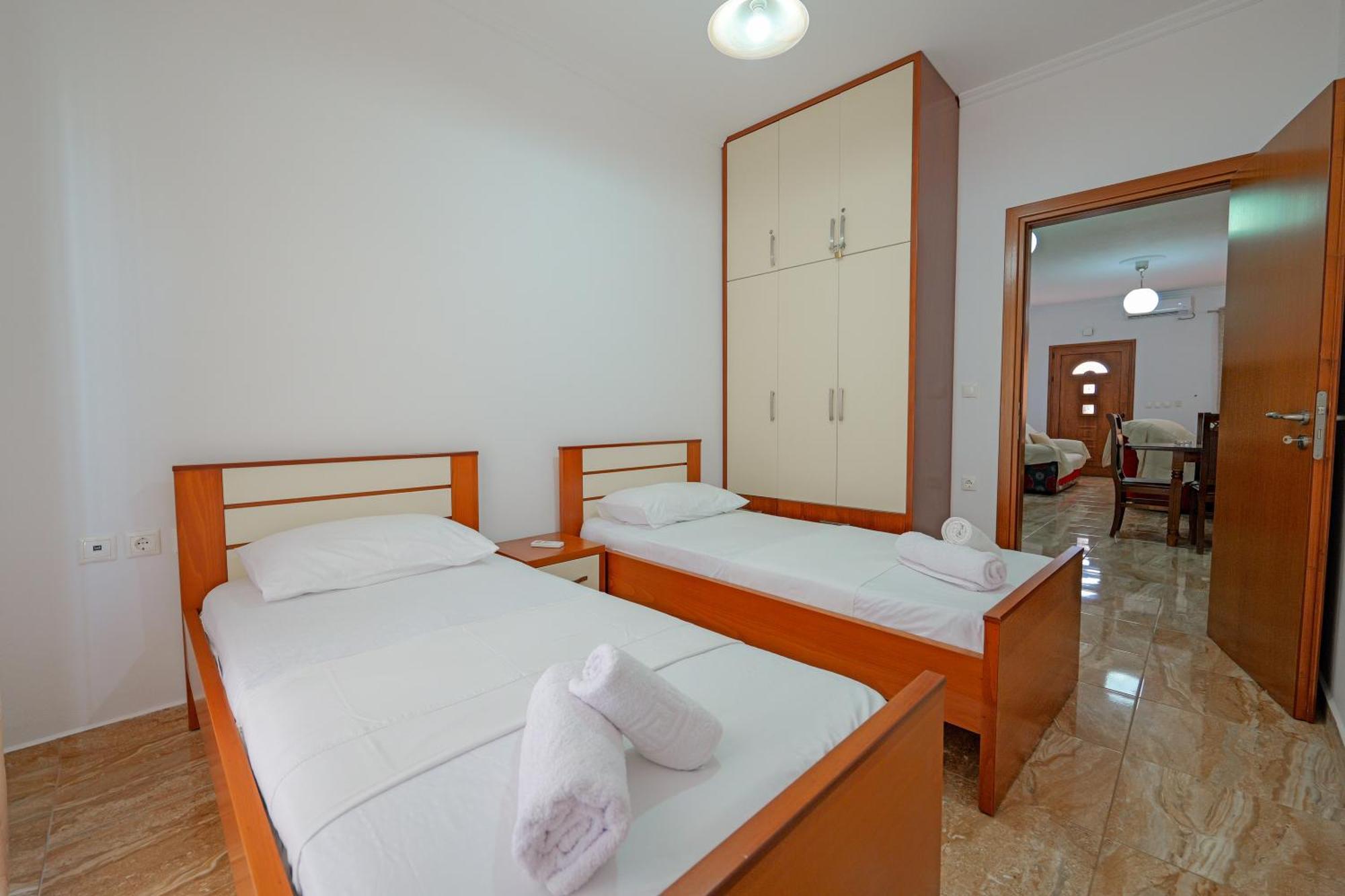 Guest House Moonlight كساميل المظهر الخارجي الصورة